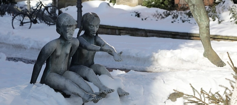 Kinderbrunnen im Schnee © Stadt Rhede