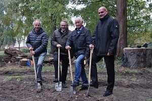 Spatenstich Bürgerpark Pastors Busch Rhede 30.10.2018
Ludger Tacke (von links), Herbert Mäteling, Bernd Tielkes, Bürgermeister Jürgen Bernsmann