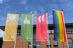 Stadt Rhede mit Regenbogenfahne